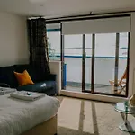 The Wooden House فندق 3*